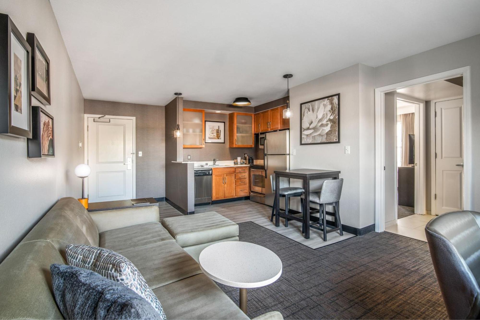 Residence Inn Phoenix Glendale Sports & Entertainment District Экстерьер фото