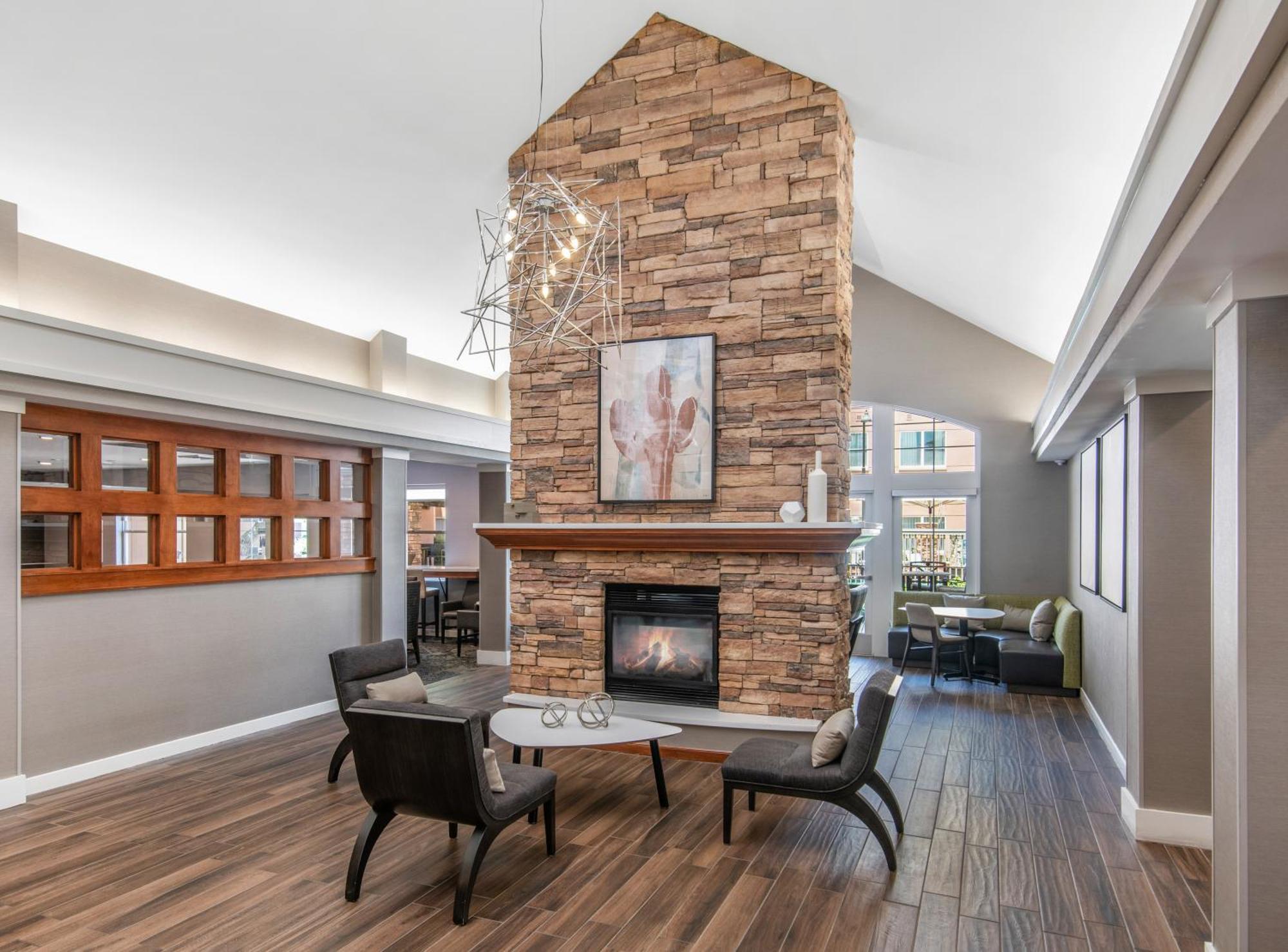 Residence Inn Phoenix Glendale Sports & Entertainment District Экстерьер фото