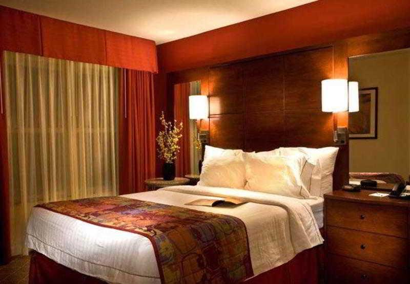 Residence Inn Phoenix Glendale Sports & Entertainment District Номер фото